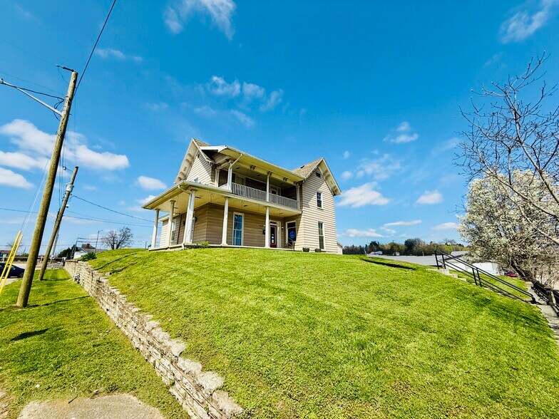 403 George St, Aurora, IN à vendre - Photo du bâtiment - Image 2 de 29