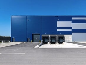  for lease Building Photo- Image 2 of 4