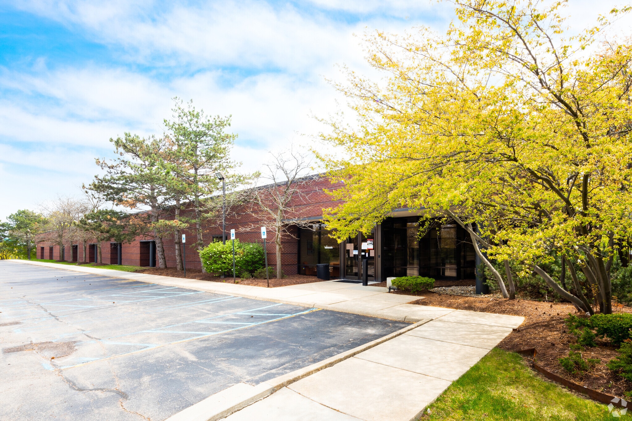 38905 6 Mile Rd, Livonia, MI for lease Primary Photo- Image 1 of 9