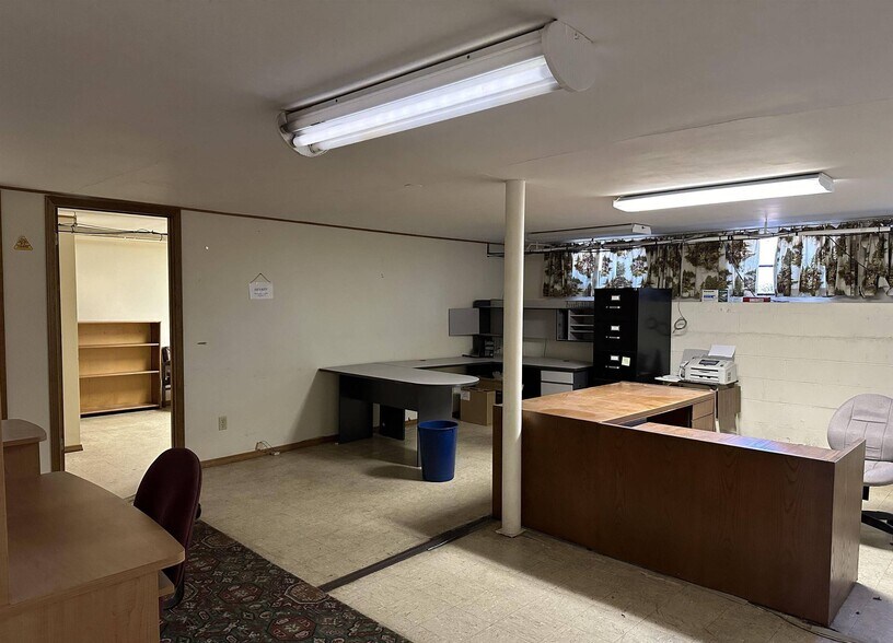 1000 Hanson St, Murphysboro, IL à vendre - Photo du bâtiment - Image 3 de 11