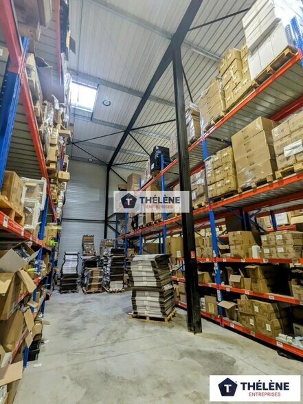 Industrial in Vendargues for lease - Interior Photo - Image 3 of 9