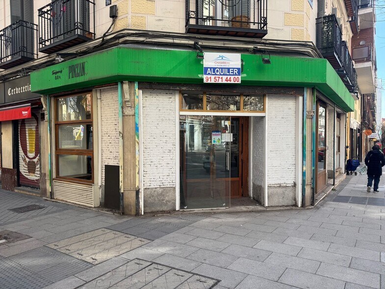 Commerce de détail dans Madrid, Madrid à louer - Photo du bâtiment - Image 1 de 2
