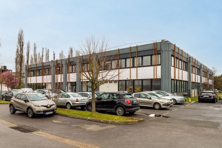 Flex dans Gennevilliers à louer - Photo du bâtiment - Image 1 de 17