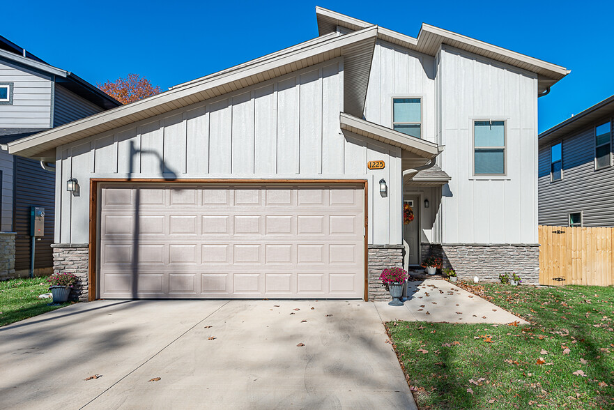 1225 E Paragon, Springfield, MO à vendre - Photo principale - Image 1 de 46