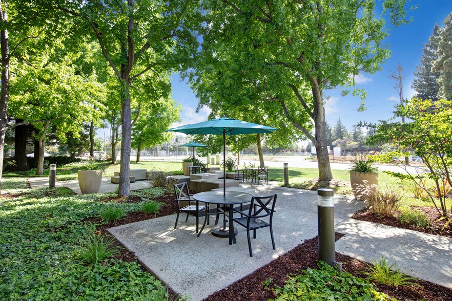 189 N Bernardo Ave, Mountain View, CA à louer - Photo du bâtiment - Image 3 de 11