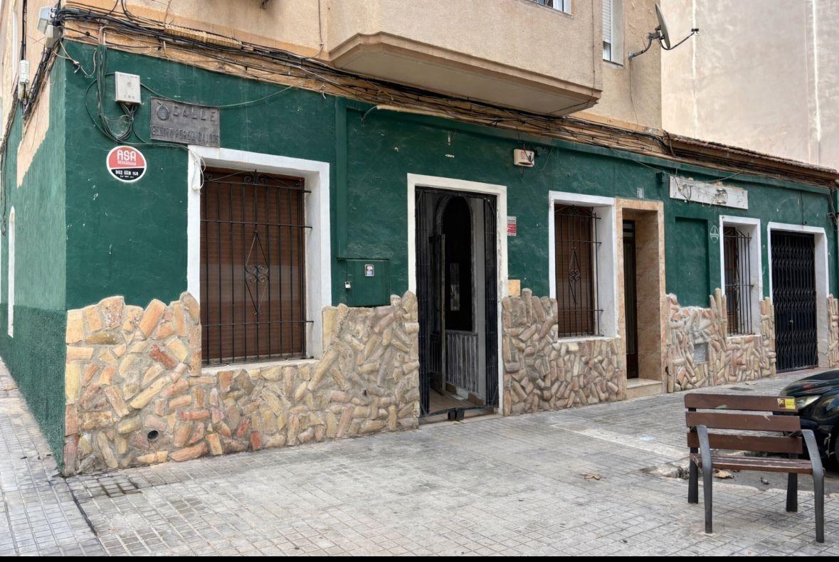 Commerce de détail dans Elche, Alicante à louer Photo du bâtiment- Image 1 de 15