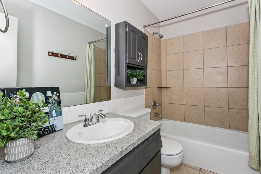 534-544 N Richmond St, Wichita, KS à vendre - Photo du bâtiment - Image 3 de 22