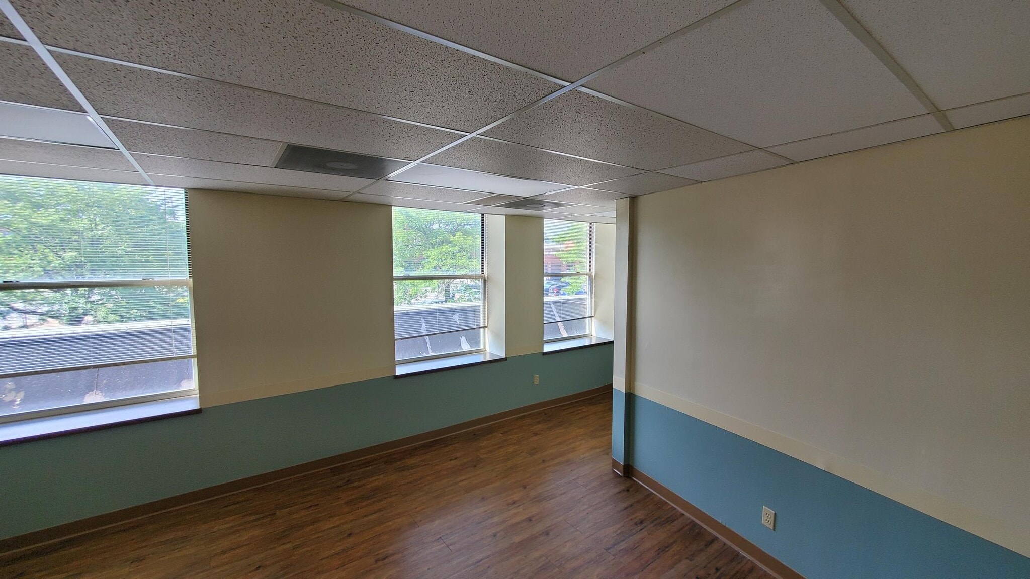 14805 Detroit Ave, Lakewood, OH for lease Interior Photo- Image 1 of 8