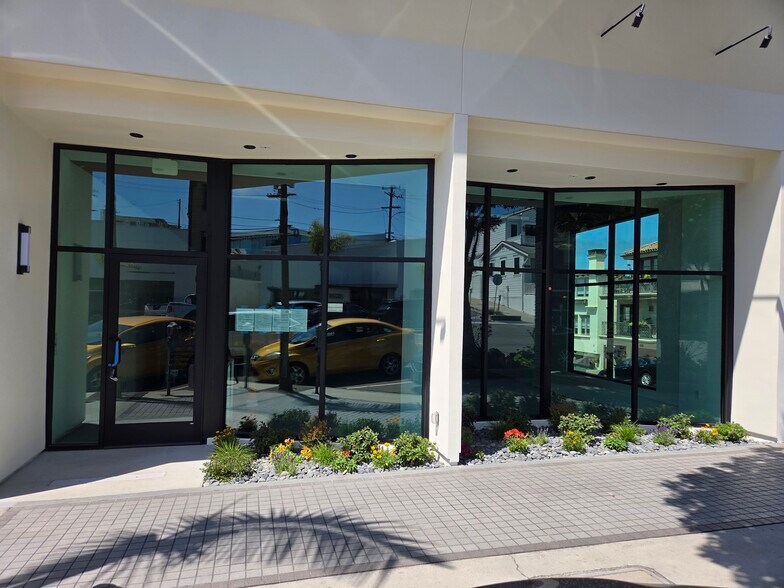 1141-1151 Manhattan Ave, Manhattan Beach, CA à louer - Photo du bâtiment - Image 3 de 9