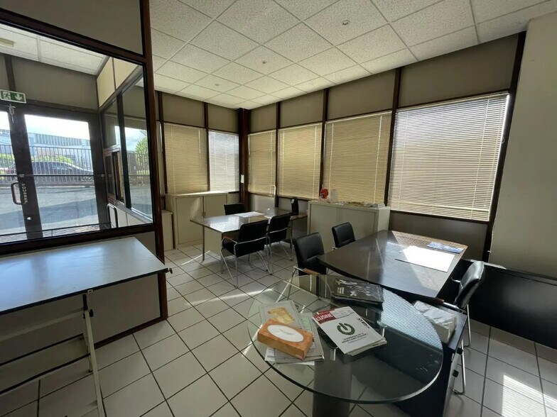 Local d'activités dans Marines à vendre - Photo intérieure - Image 3 de 12