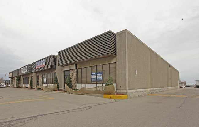 More details for 2470 Lucknow Dr, Mississauga, ON - Industrial for Lease