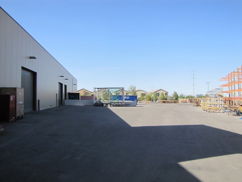 5340 W Robindale Rd, Las Vegas, NV for sale - Building Photo - Image 3 of 8