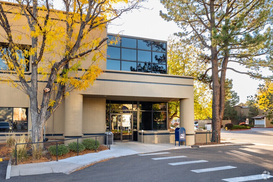 4999 E Kentucky Ave, Denver, CO à louer - Photo du bâtiment - Image 3 de 5