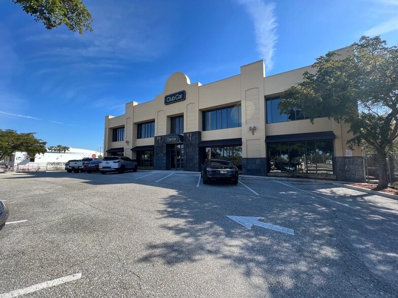 1074 N Orange Ave, Sarasota, FL for lease - Building Photo - Image 2 of 22