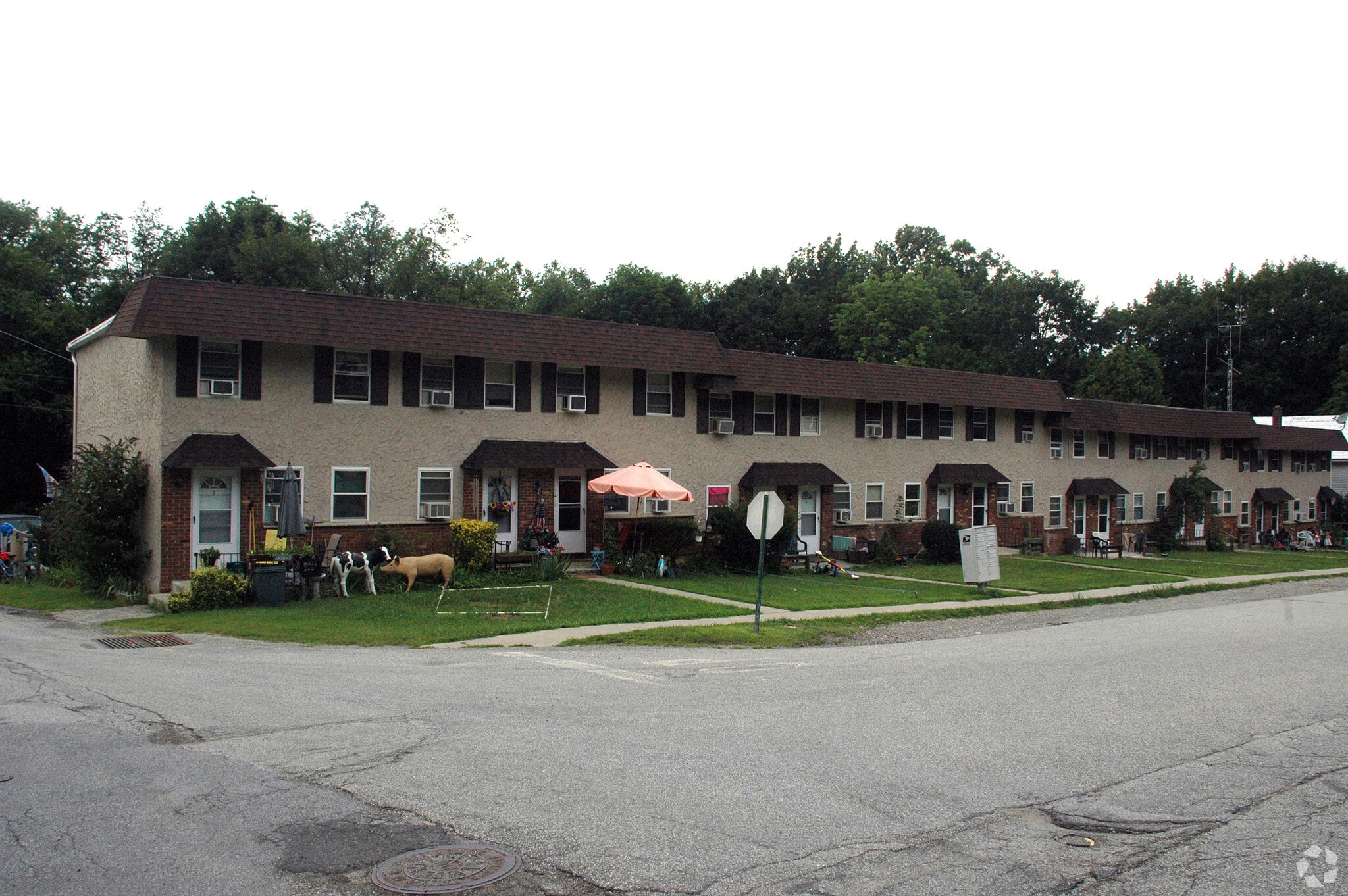 King Cole Apts & The Creamery portfolio of 2 properties for sale on LoopNet.ca Primary Photo- Image 1 of 3