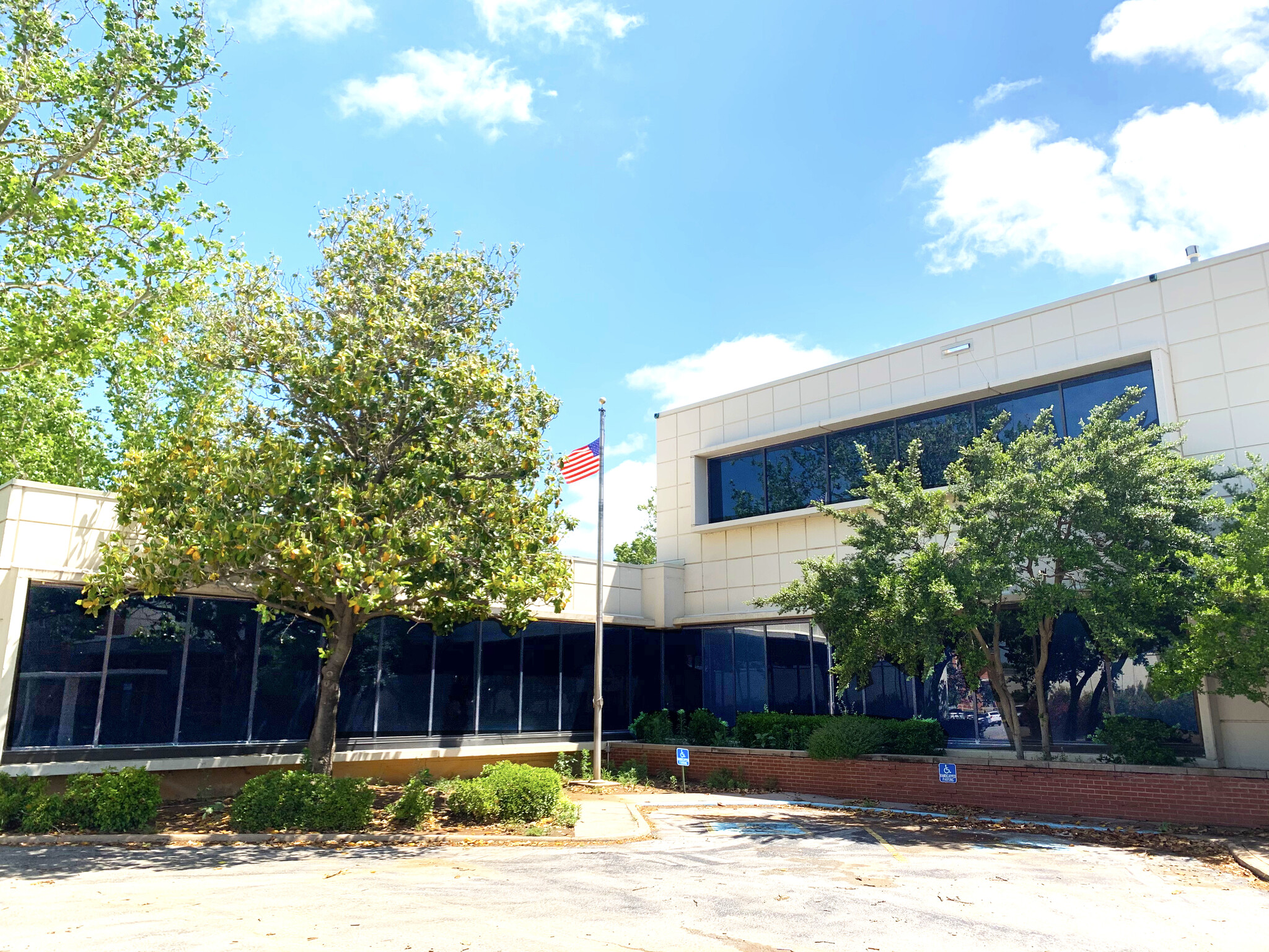 102 SW 3rd St, Lawton, OK for lease Building Photo- Image 1 of 10