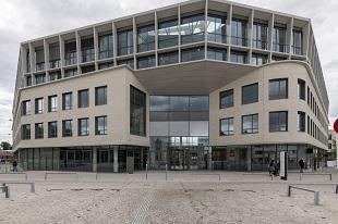 2-12 Parvis Colonel Arnaud Beltrame, Versailles for lease - Building Photo - Image 2 of 25