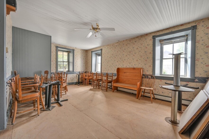 349 Huffs Church Rd, Mertztown, PA à vendre - Photo du bâtiment - Image 3 de 92