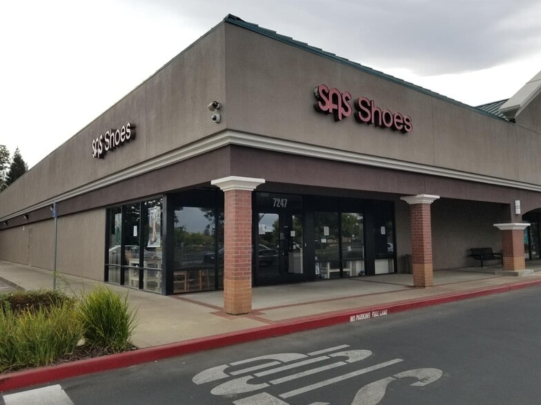 7235-7255 Greenback Ln, Citrus Heights, CA for lease - Building Photo - Image 2 of 22
