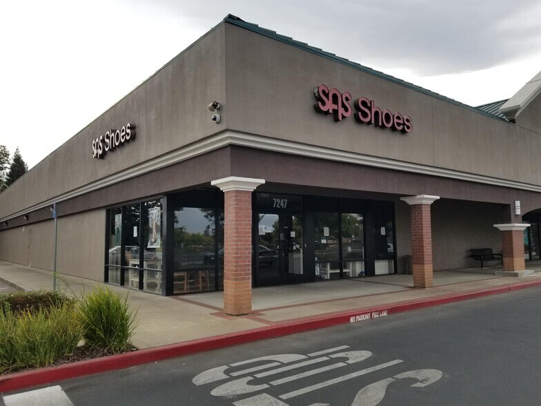 7235-7255 Greenback Ln, Citrus Heights, CA à louer - Photo du bâtiment - Image 2 de 22