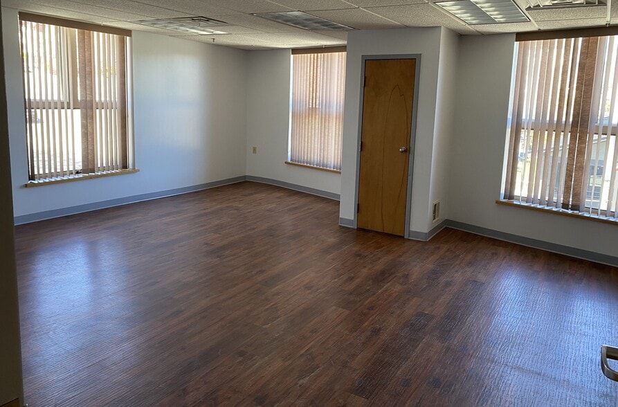 42-67 Eastern Ave, Saint Johnsbury, VT for lease - Building Photo - Image 3 of 20