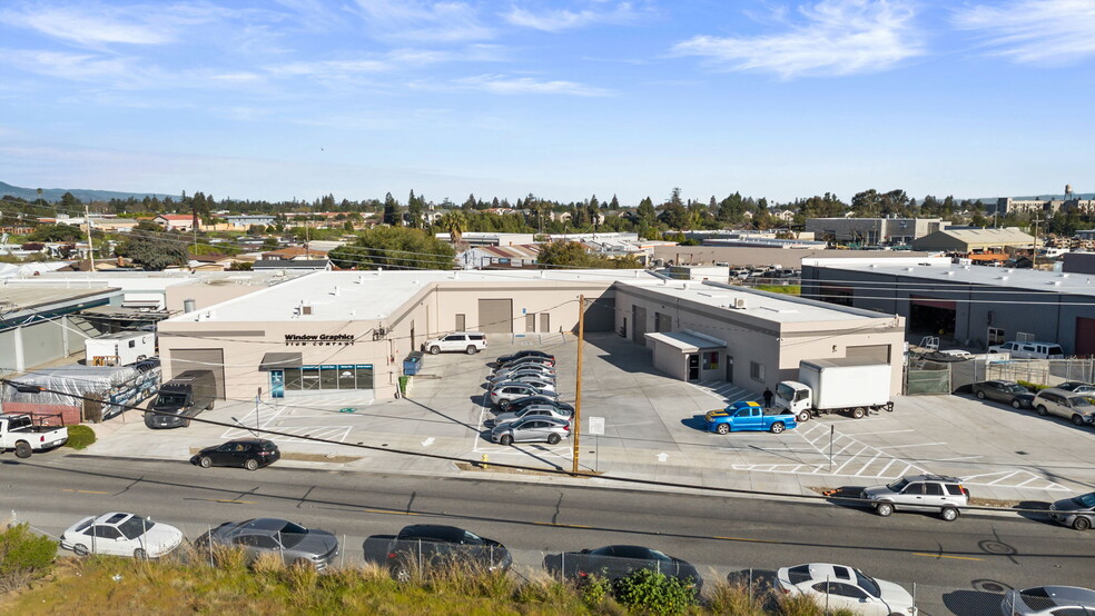 299 E McGlincy Ln, Campbell, CA for lease - Primary Photo - Image 1 of 8