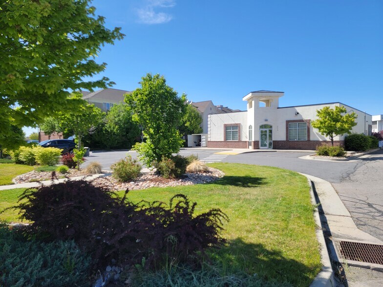 2110 W North Temple, Salt Lake City, UT à louer - Photo du bâtiment - Image 2 de 5