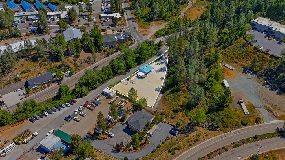 1025 Idaho Maryland Rd, Grass Valley, CA for lease - Building Photo - Image 2 of 25