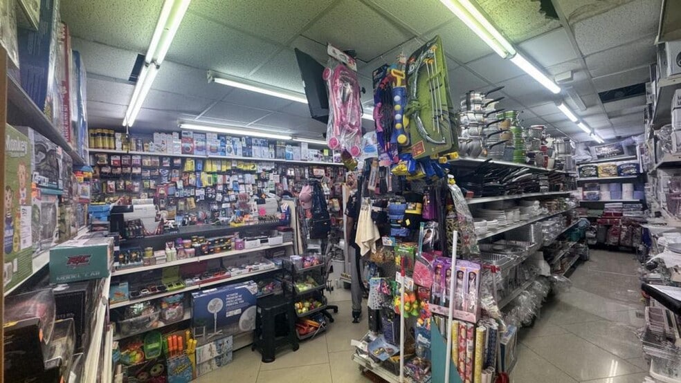 290 Neasden Ln, London for lease - Building Photo - Image 3 of 12