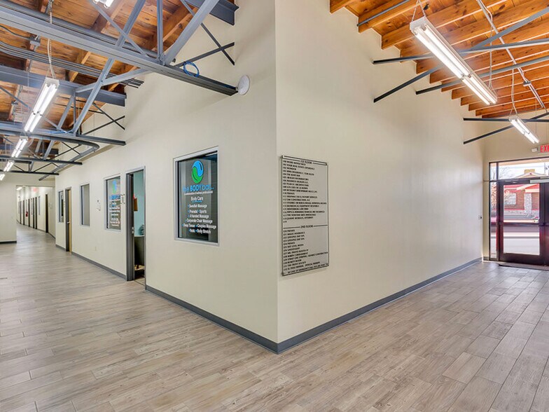 2601 E Yandell Dr, El Paso, TX à louer - Photo du bâtiment - Image 3 de 7