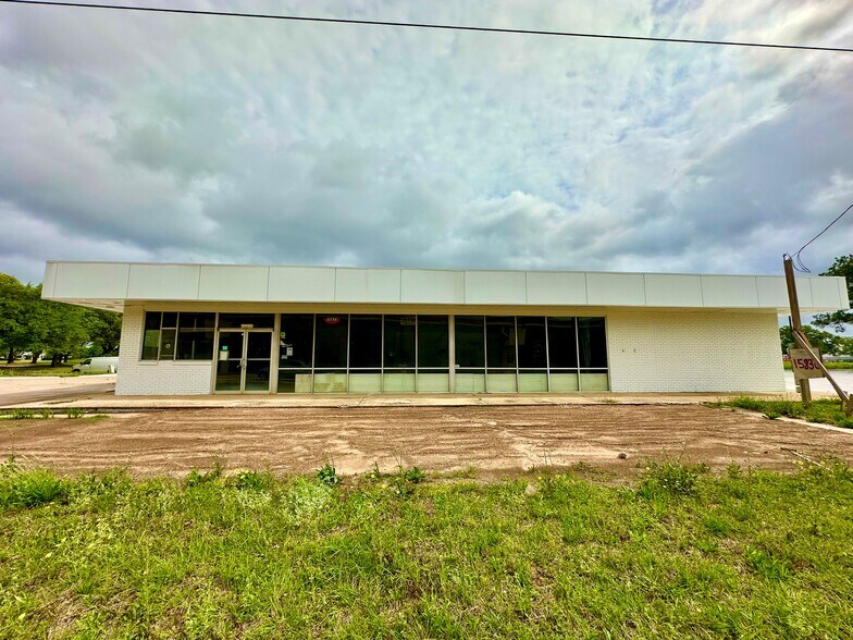 15830 Freeway, Jersey Village, TX à louer - Photo du bâtiment - Image 2 de 3