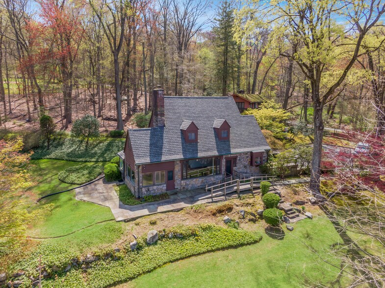 300 Sheldon Ave, Tarrytown, NY à vendre - Photo du bâtiment - Image 2 de 3