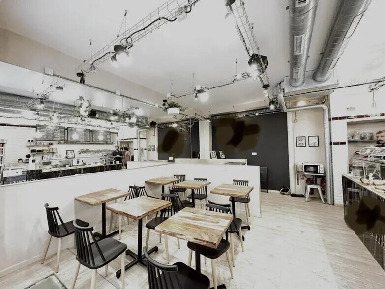 Retail in Paris for lease - Interior Photo - Image 3 of 5