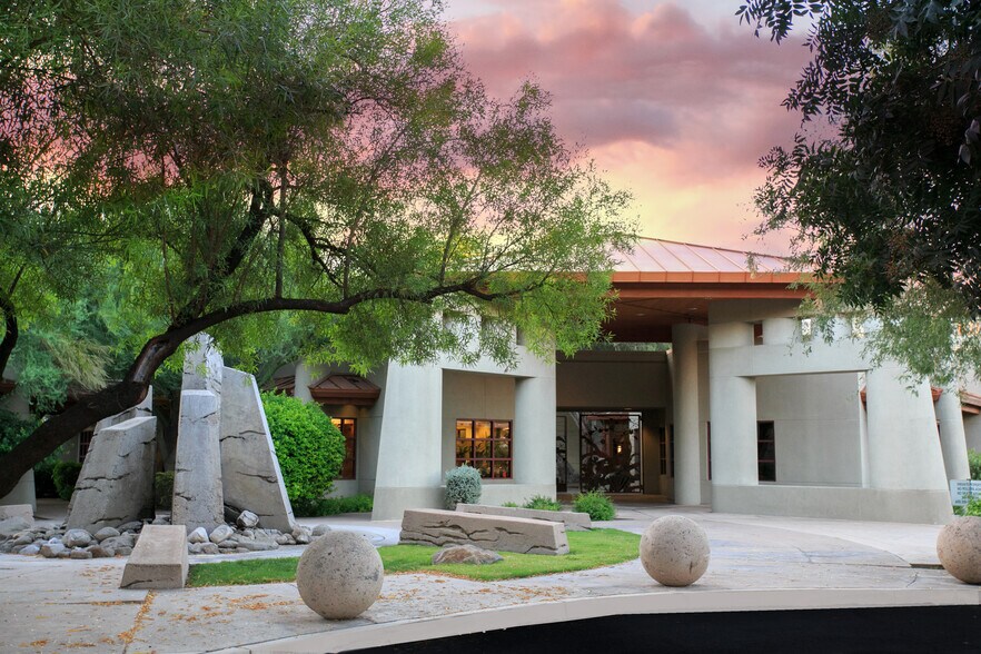 Pusch Ridge Centre portefeuille de 2 propriétés à vendre sur LoopNet.ca - Photo du bâtiment - Image 3 de 16