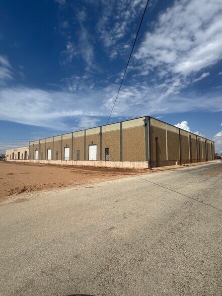 3605 Magnolia Ave, Lubbock, TX à louer - Photo du bâtiment - Image 1 de 1