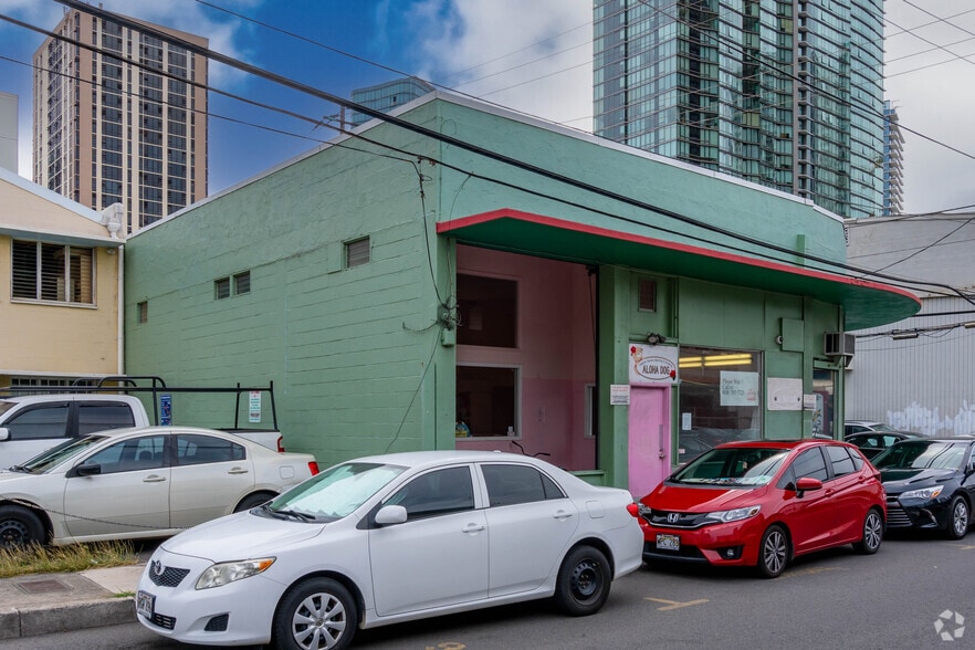 525 Cummins St, Honolulu, HI for lease - Building Photo - Image 2 of 3