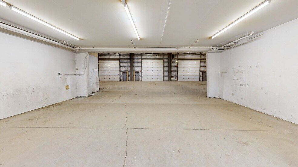 8800 Venture Av SE, Calgary, AB à louer - Numérisation 3D de Matterport - Image 2 de 19