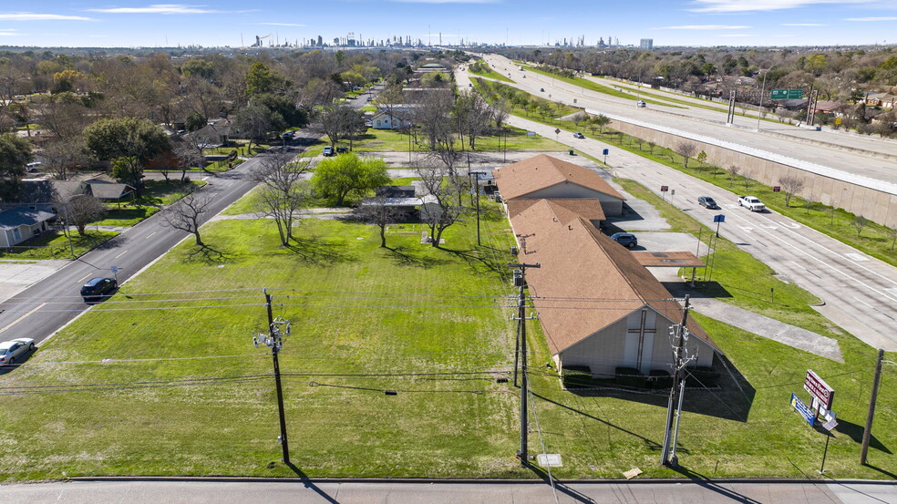 2409 Main St, Baytown, TX à vendre - Photo du bâtiment - Image 3 de 9