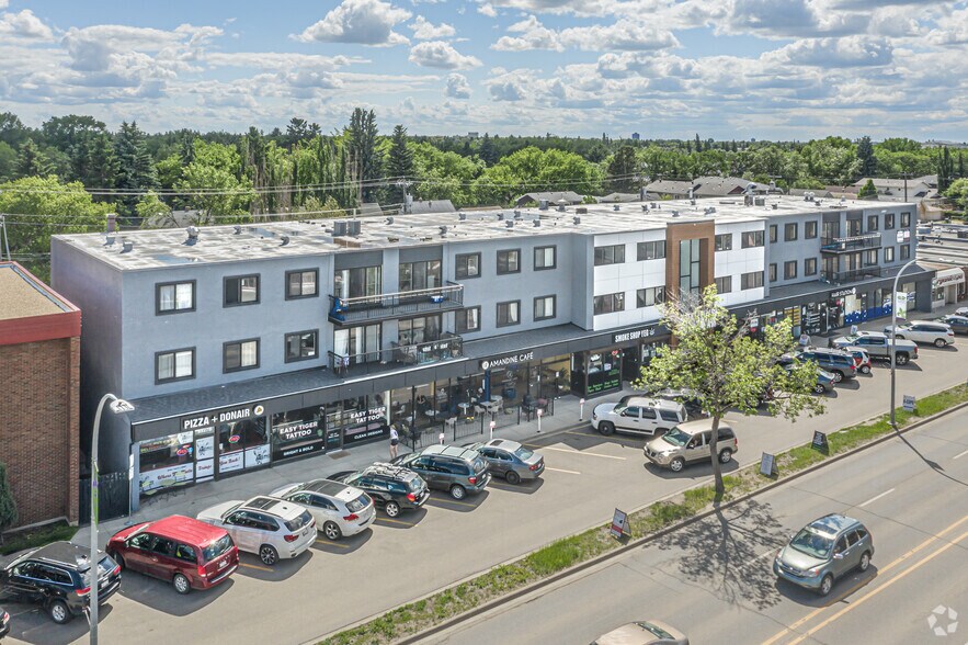 8927 82 Av NW, Edmonton, AB à louer - Photo du bâtiment - Image 2 de 4