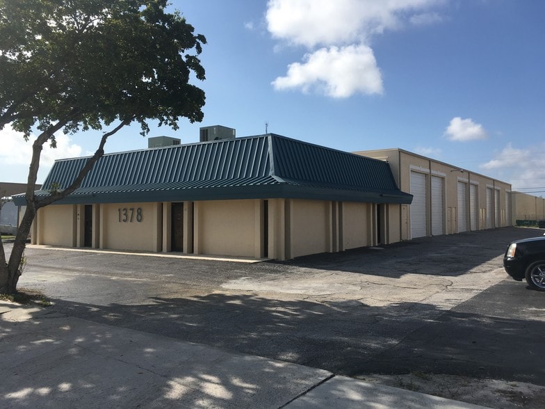 1378 N Killian Dr, West Palm Beach, FL for lease - Building Photo - Image 2 of 2