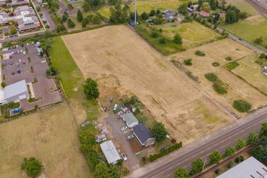 TID: 949909 Hansard ave, Lebanon, OR for sale - Aerial - Image 1 of 24