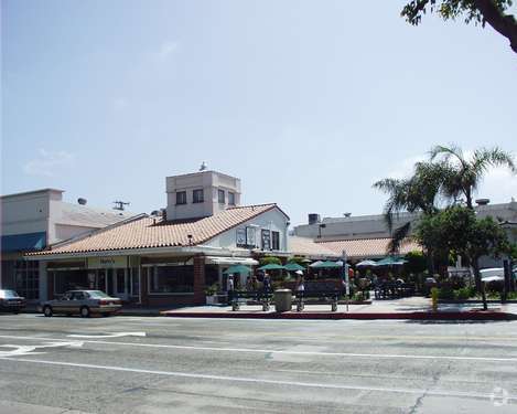 211-217 Broadway, Laguna Beach, CA à louer - Photo principale - Image 1 de 1