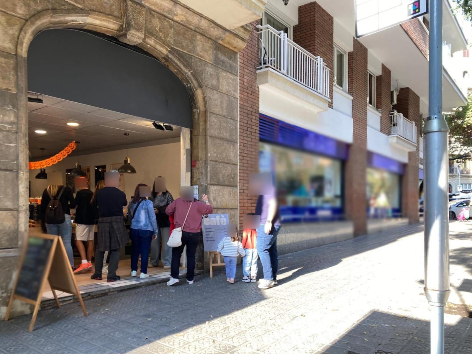 Retail in Barcelona, Barcelona for lease Interior Photo- Image 1 of 16