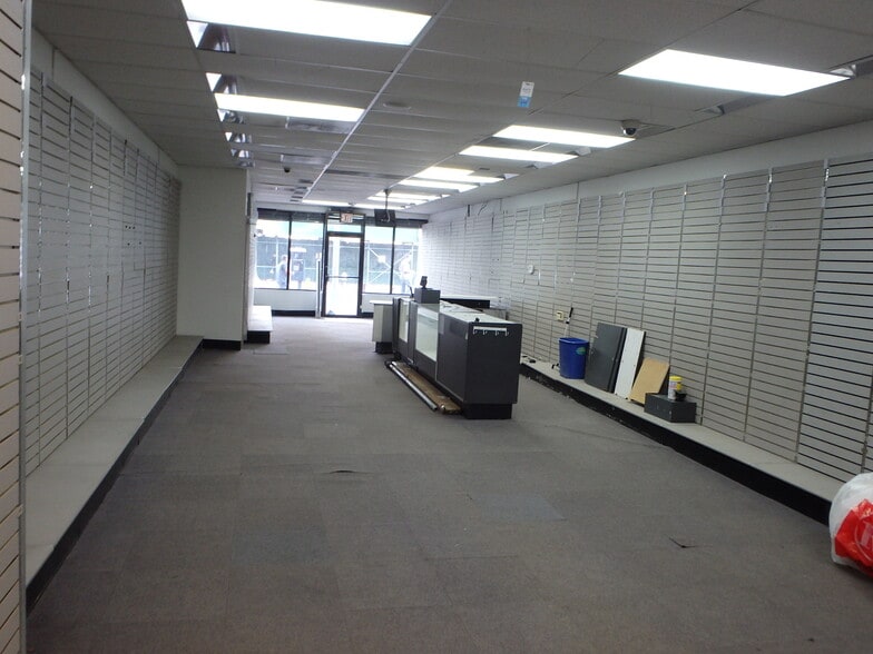 1616 Kings Hwy, Brooklyn, NY for lease - Interior Photo - Image 2 of 9