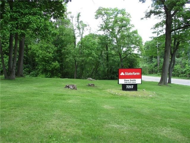 7217 Sashabaw Rd, Clarkston, MI à vendre - Photo du bâtiment - Image 3 de 22