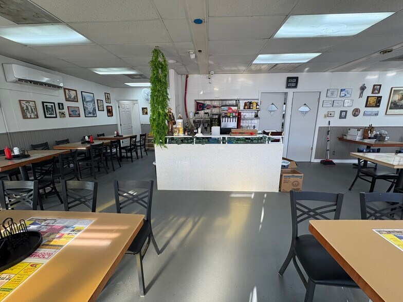 4447 Gall Blvd, Zephyrhills, FL à vendre - Photo intérieure - Image 2 de 10