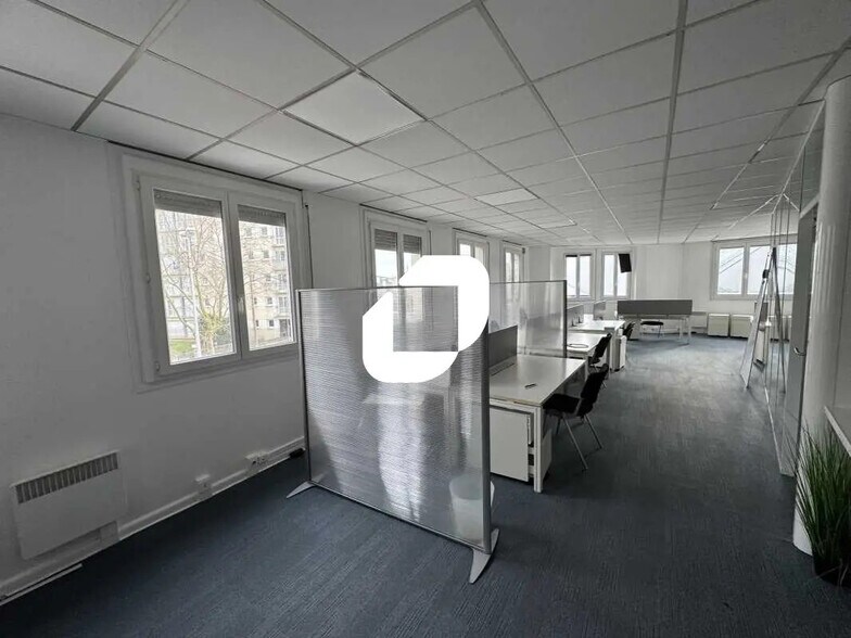 100 Avenue De La Marne, Montrouge for lease - Interior Photo - Image 3 of 9