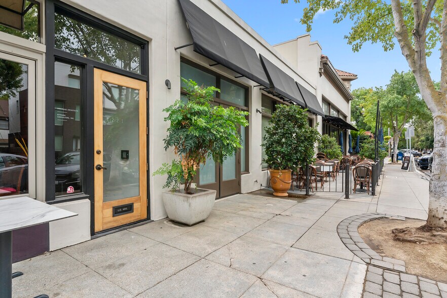 1217-1221 18th St, Sacramento, CA à louer - Photo du bâtiment - Image 2 de 24