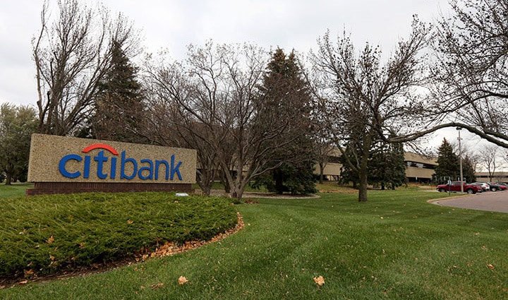 Former Citibank Campus portfolio of 2 properties for sale on LoopNet.ca - Primary Photo - Image 1 of 2