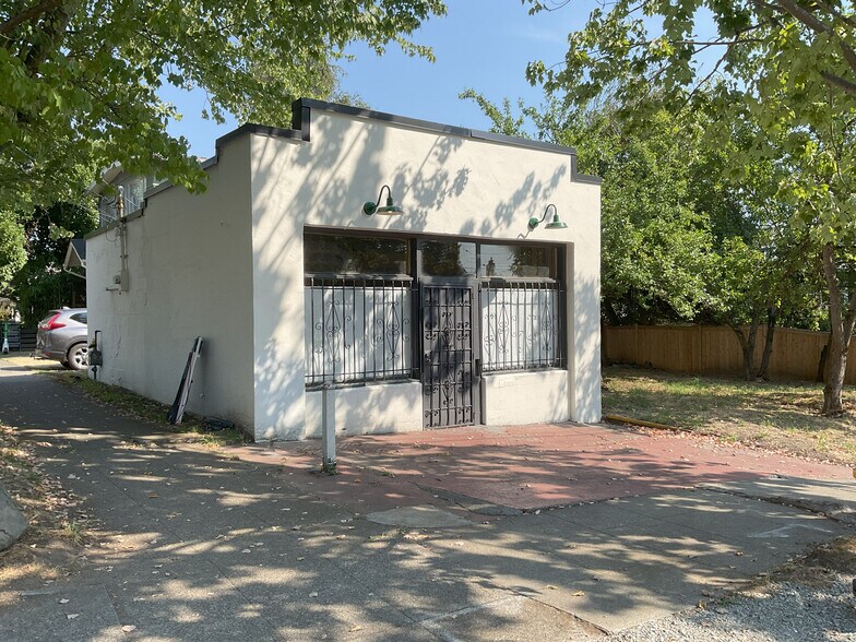 2600 E Union St, Seattle, WA à vendre - Photo du bâtiment - Image 2 de 13